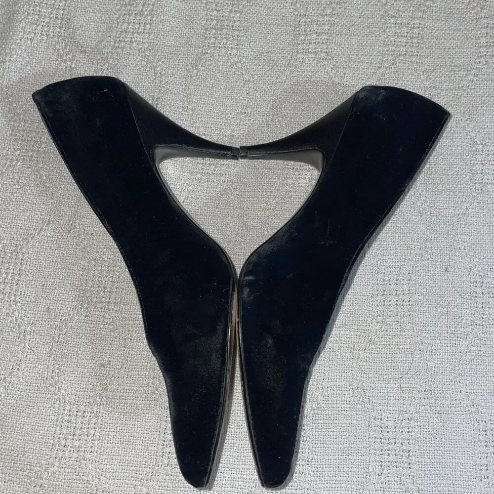 Stuart Weitzman Women’s Dress Pumps Size 7.5 B Black Velvet Going Out Party